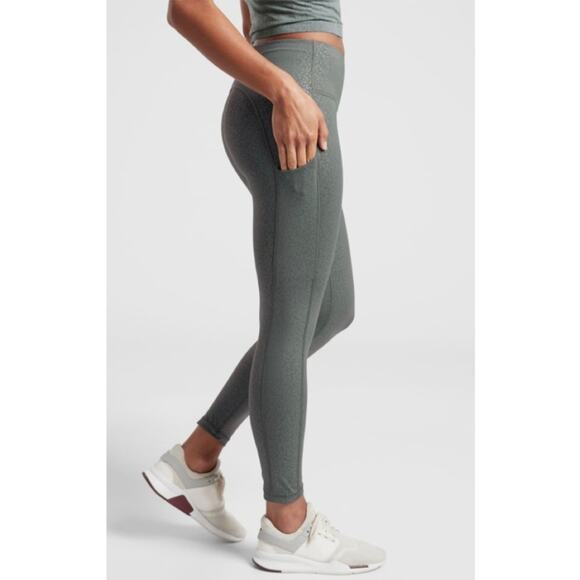 Athleta Ultimate Stash Pocket Embossed 7/8 Tight Leggings - Picture 4 of 10